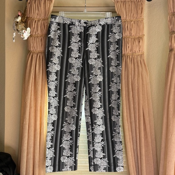 LOFT Pants - LOFT Black and White Floral Striped Cropped Pants